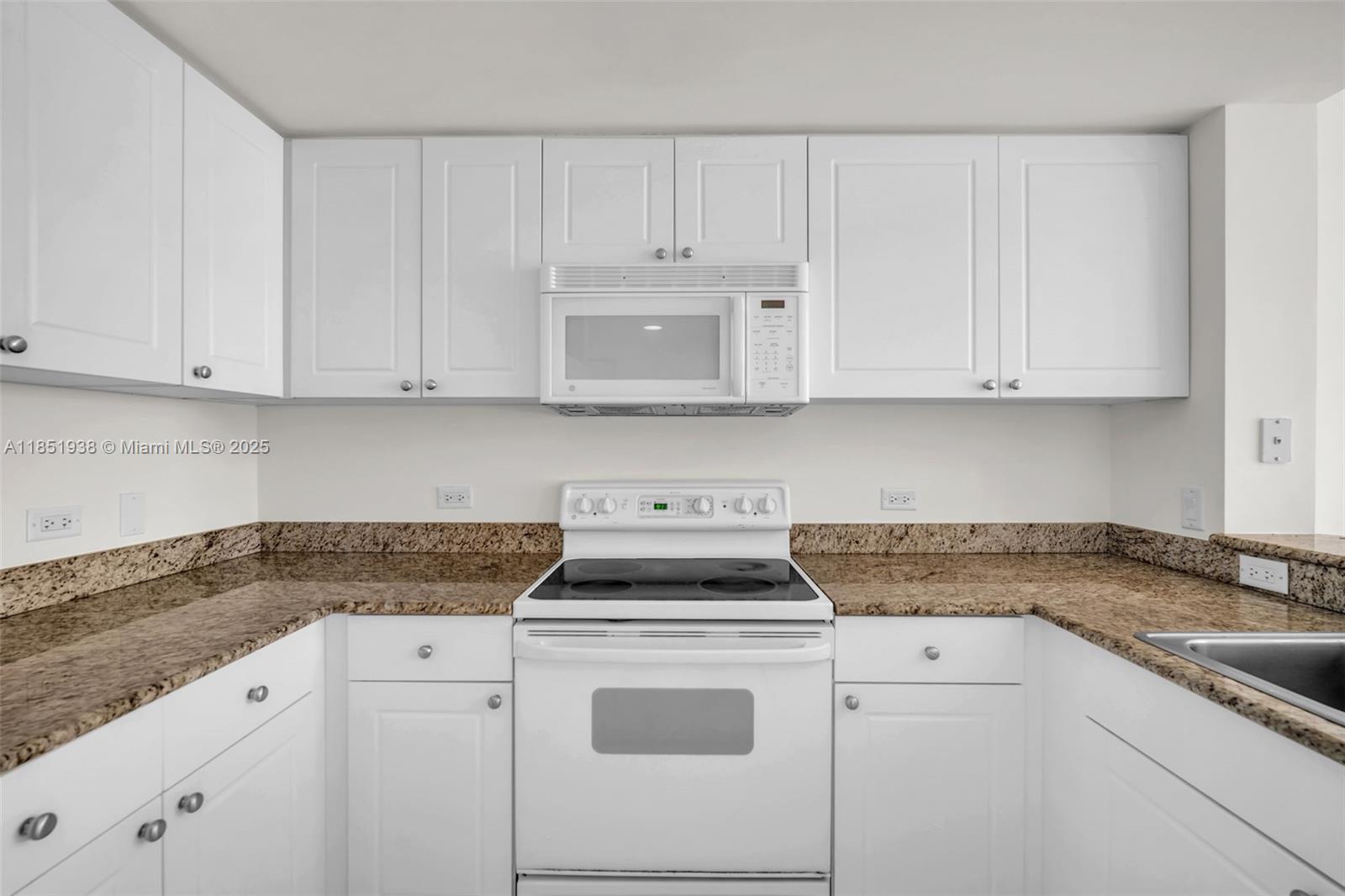 TURNBERRY ON THE GREEN - Residential