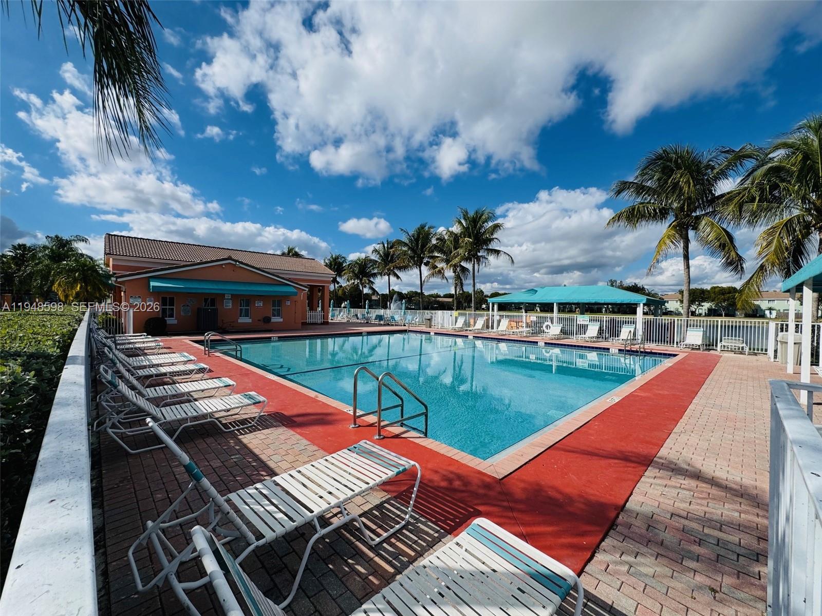 SHOMA TOWNHOMES AT KEYSCO - Residential