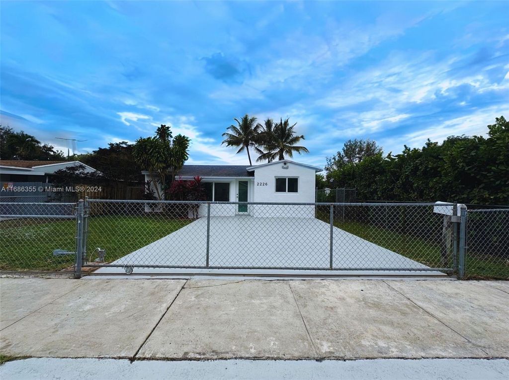 Photo of 2226 Taft St, Hollywood, FL 33020 (MLS # A11686355)