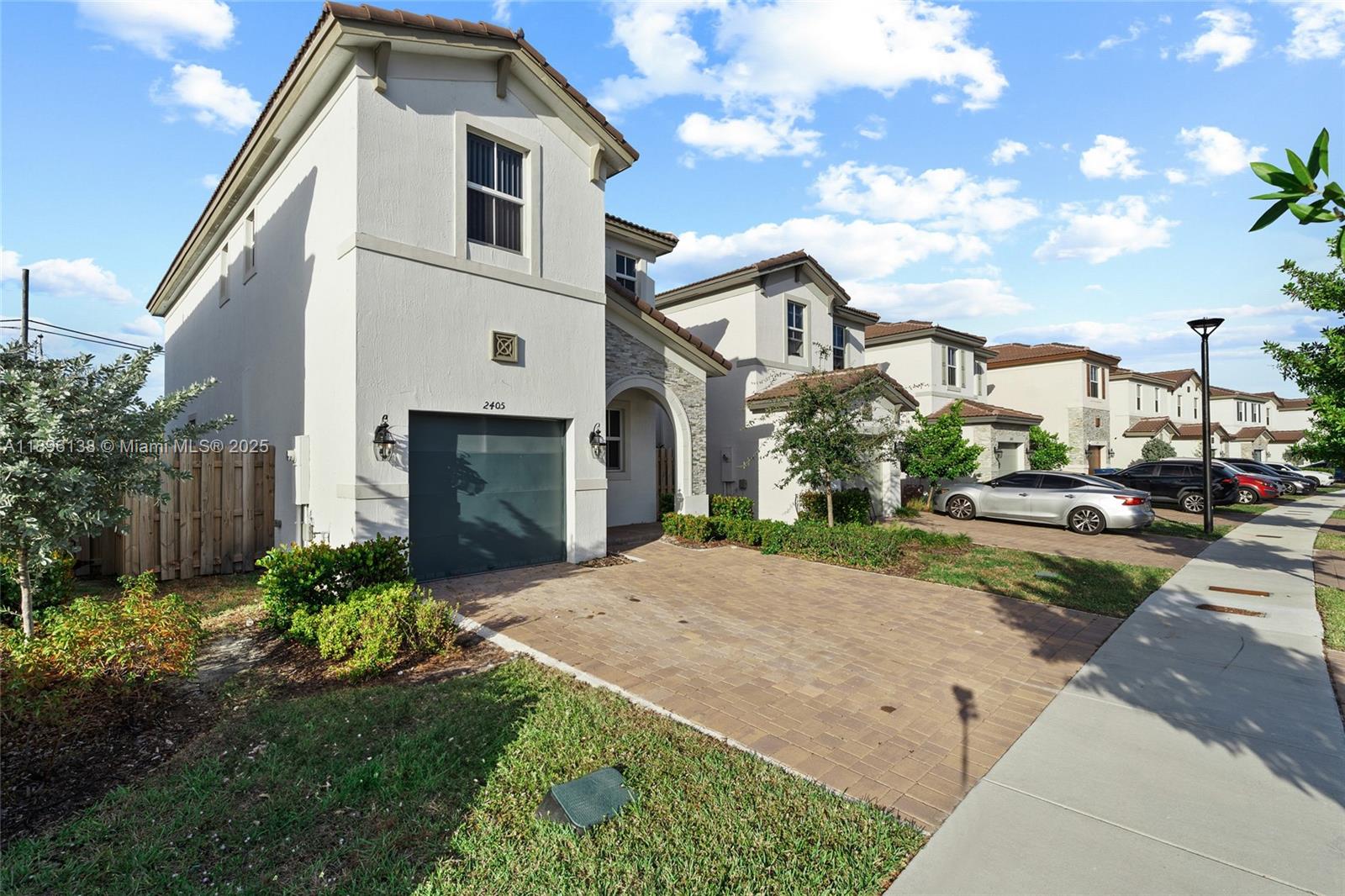 View photos, virtual tours, details... 2405 NW 131st Cir