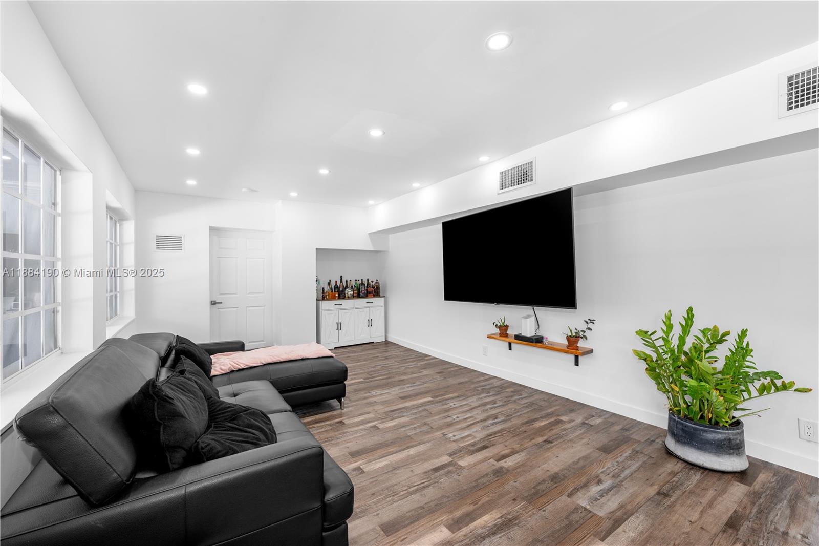 OVERBROOK SHORES - Residential