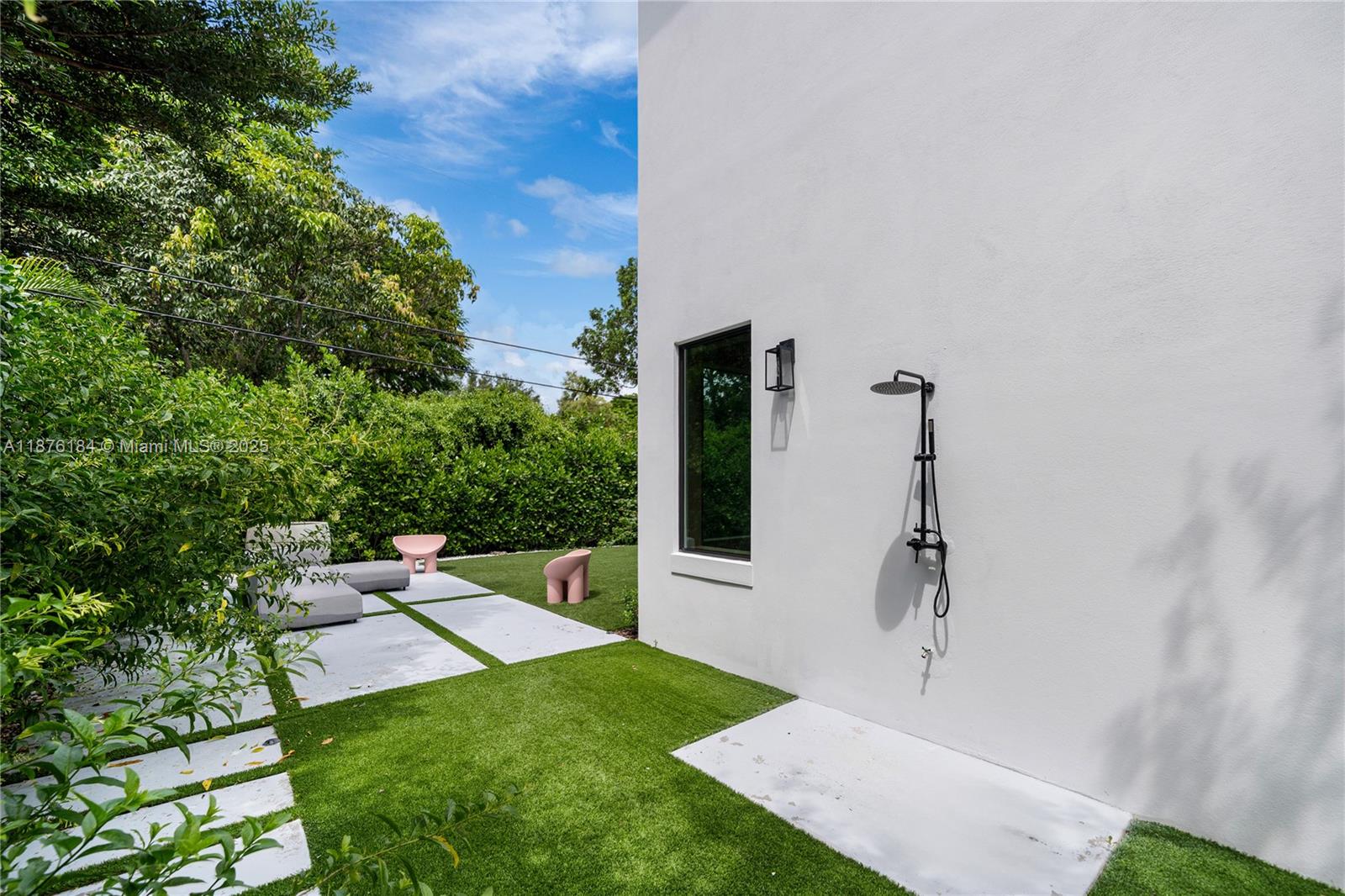 PINE TREE ESTATES - Residential