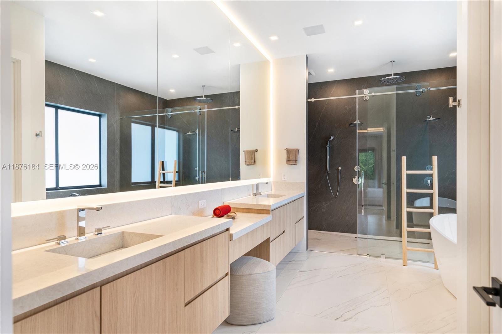 PINE TREE ESTATES - Residential