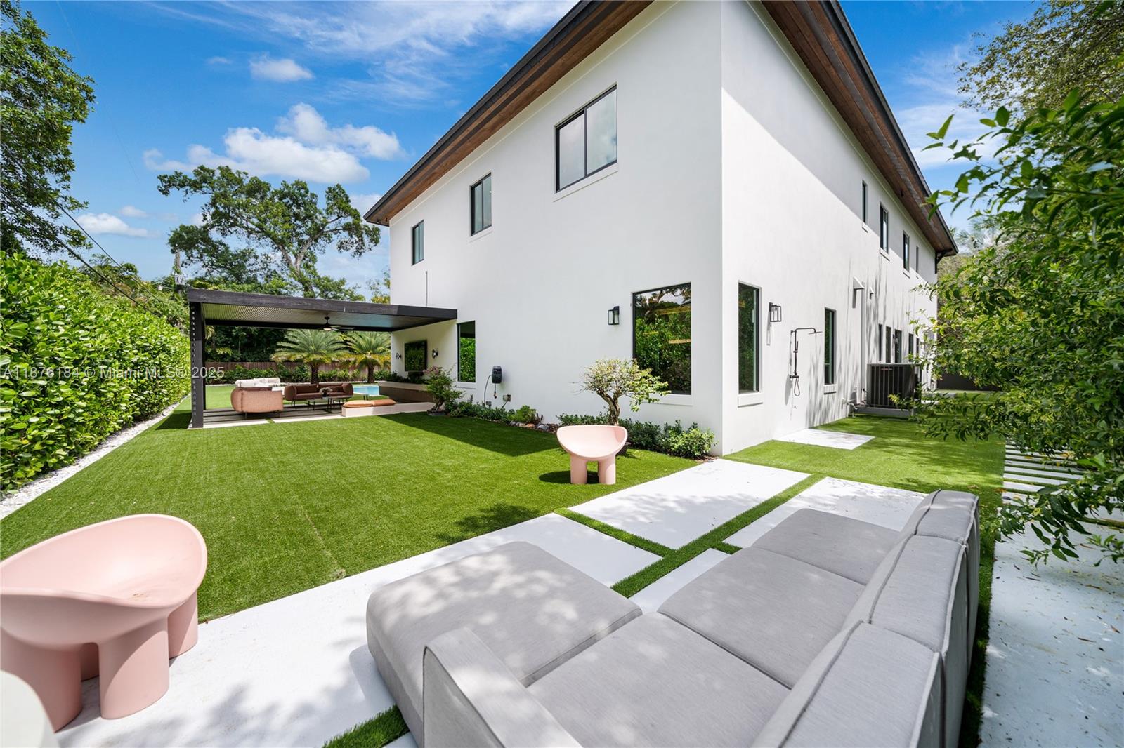 PINE TREE ESTATES - Residential