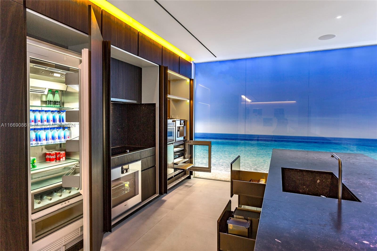 2000 Ocean - Residential