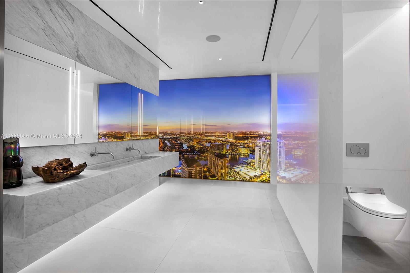 2000 Ocean - Residential