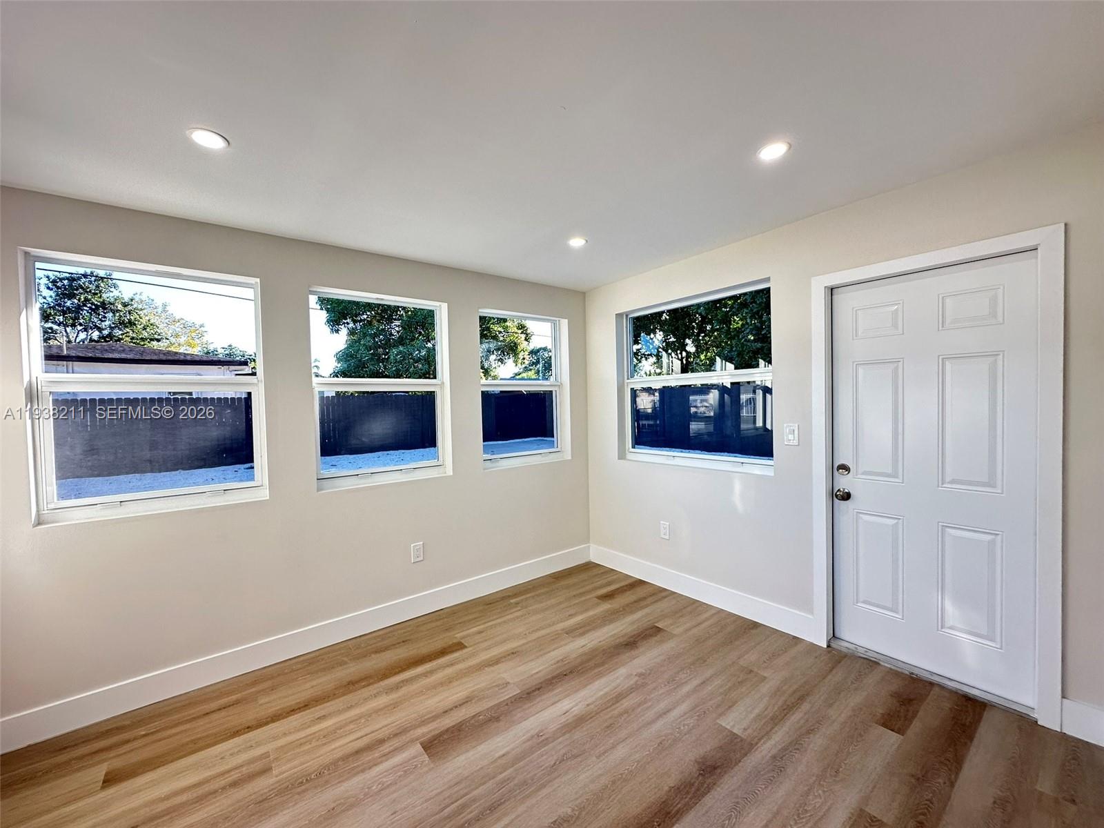 PALMLAND PARK - Residential