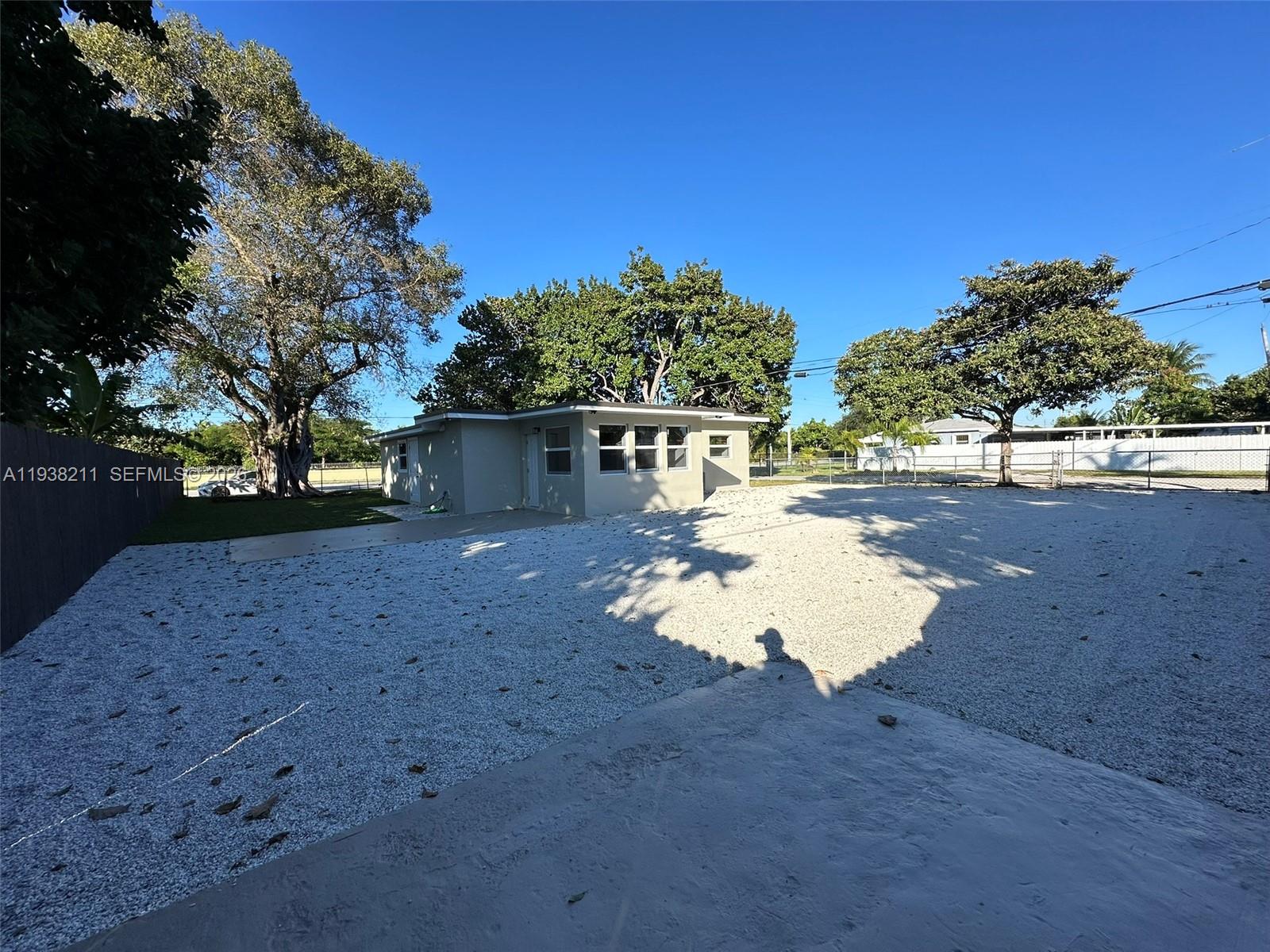 PALMLAND PARK - Residential