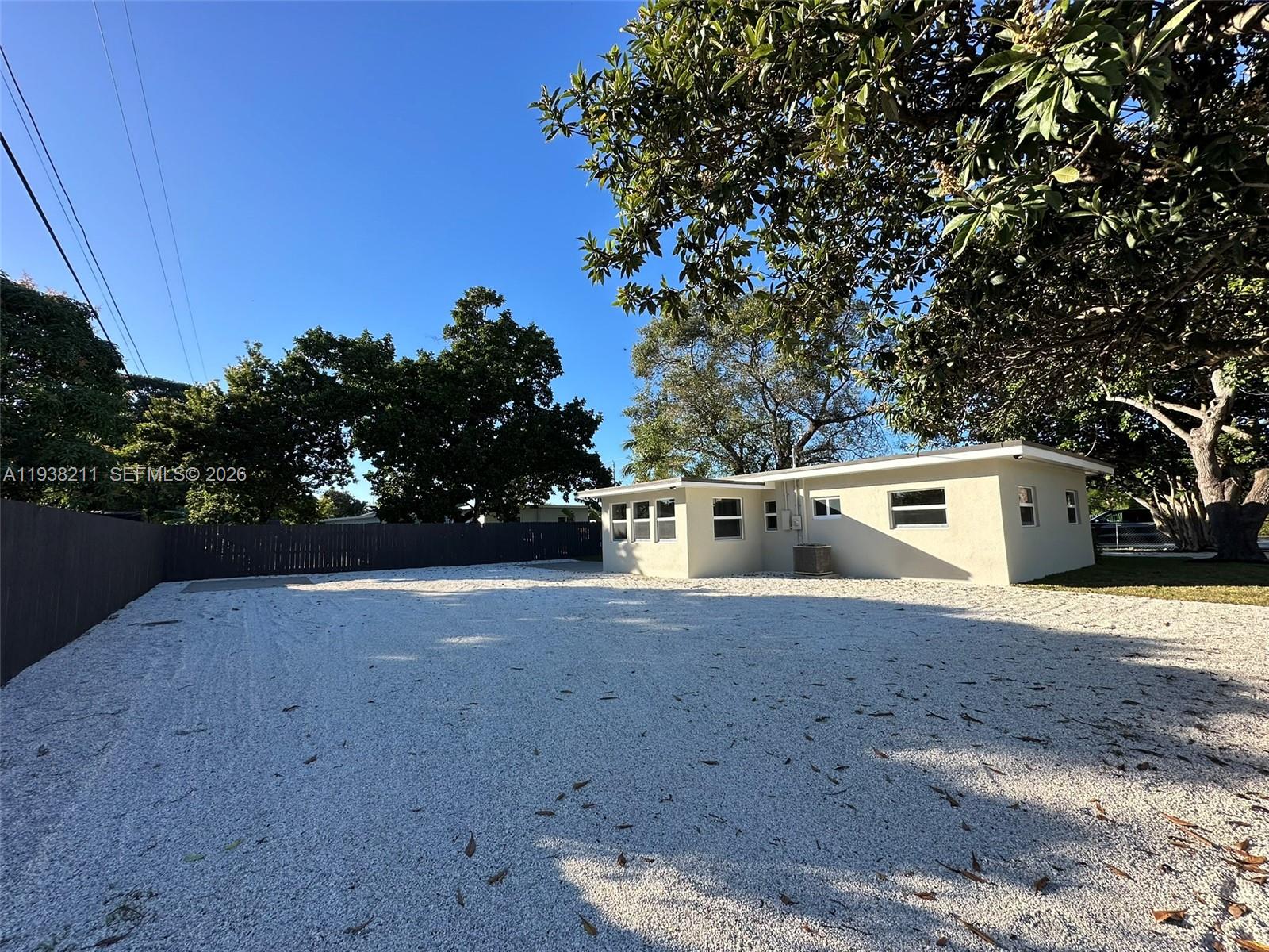 PALMLAND PARK - Residential