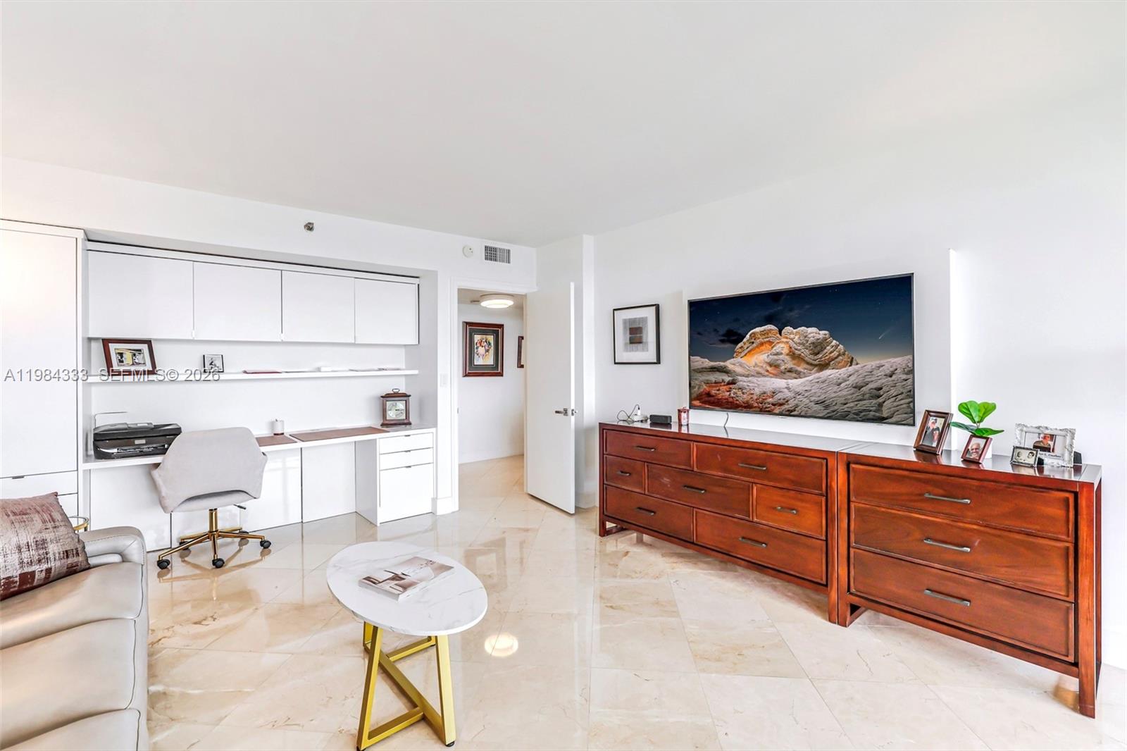 JOCKEY CLUB III CONDO - Residential