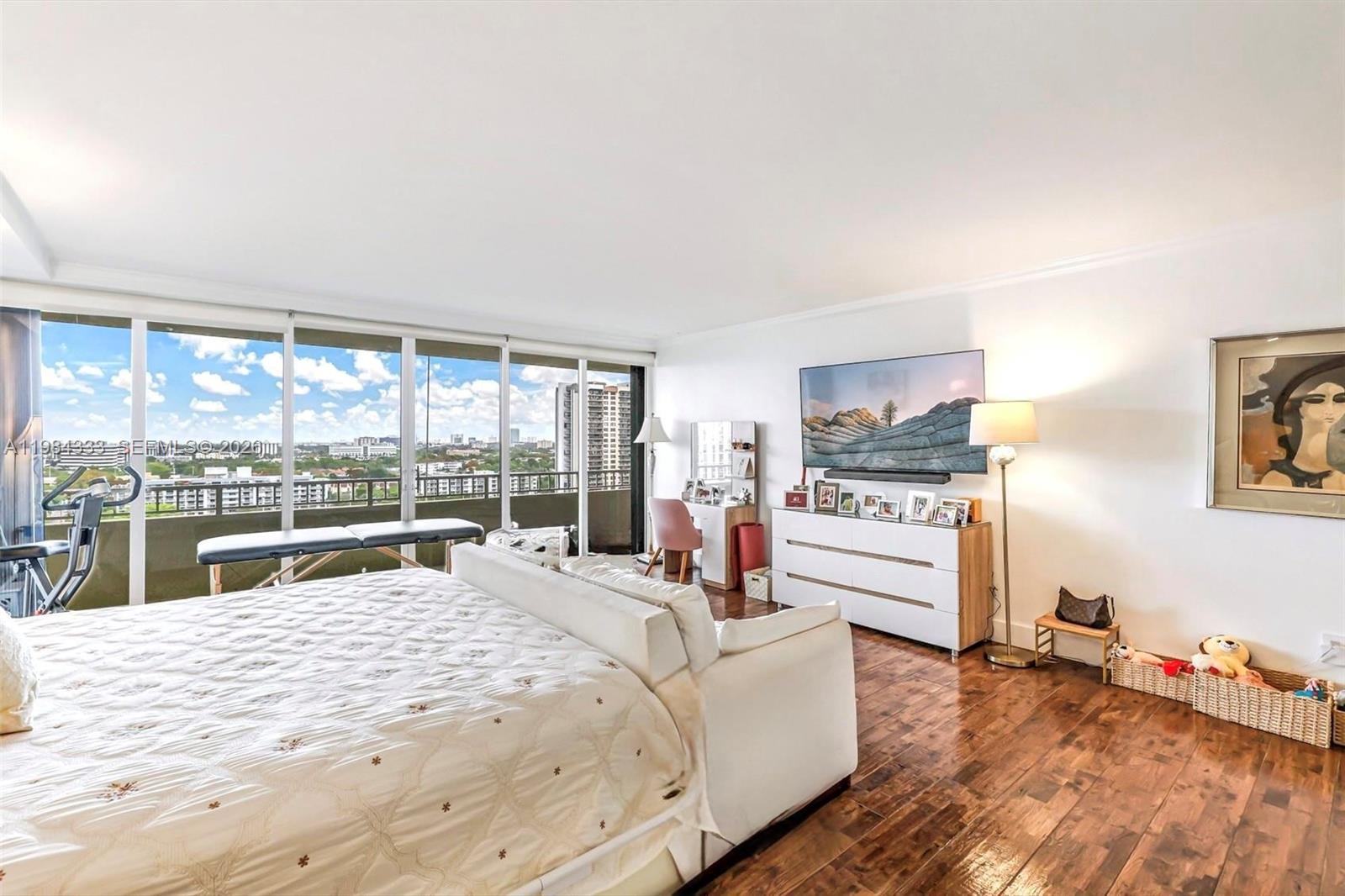 JOCKEY CLUB III CONDO - Residential