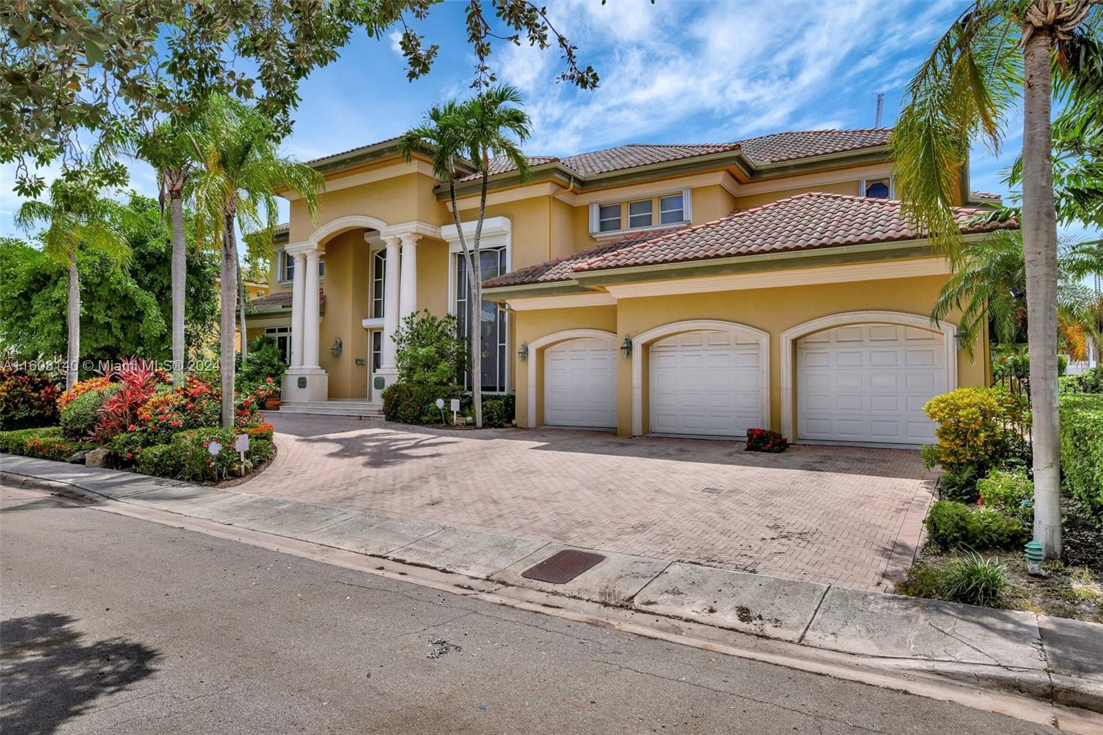 RIVIERA ISLE - Residential