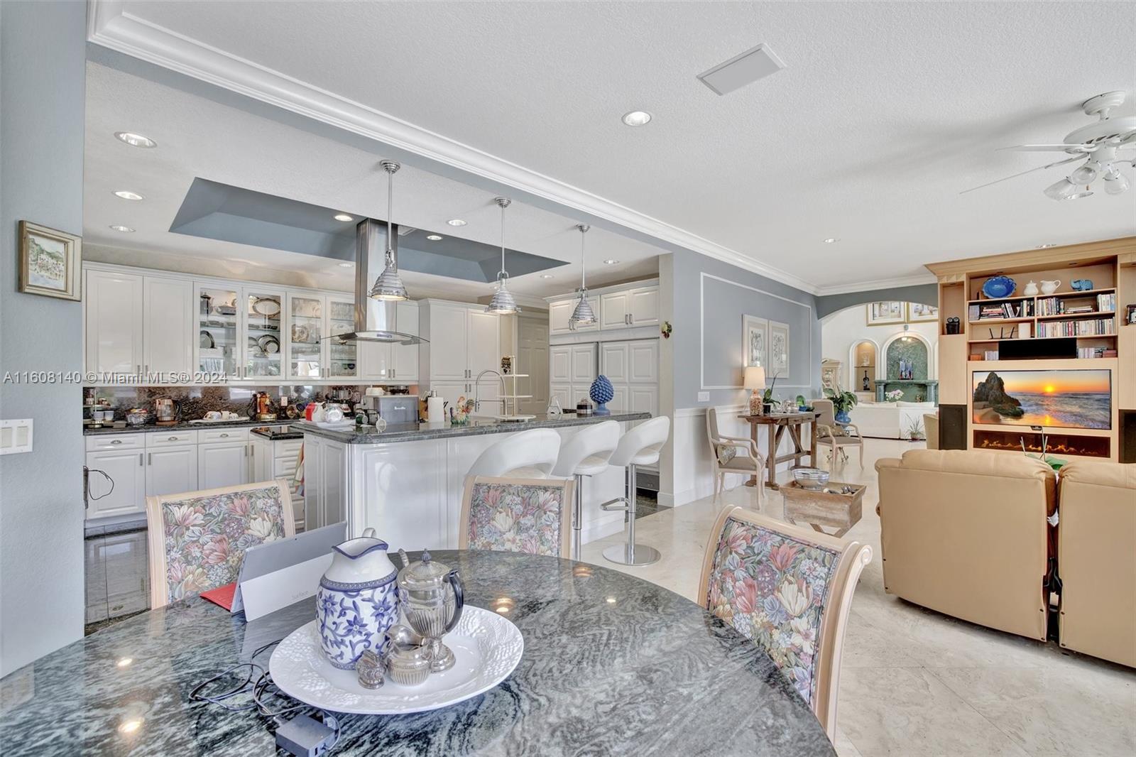 RIVIERA ISLE - Residential