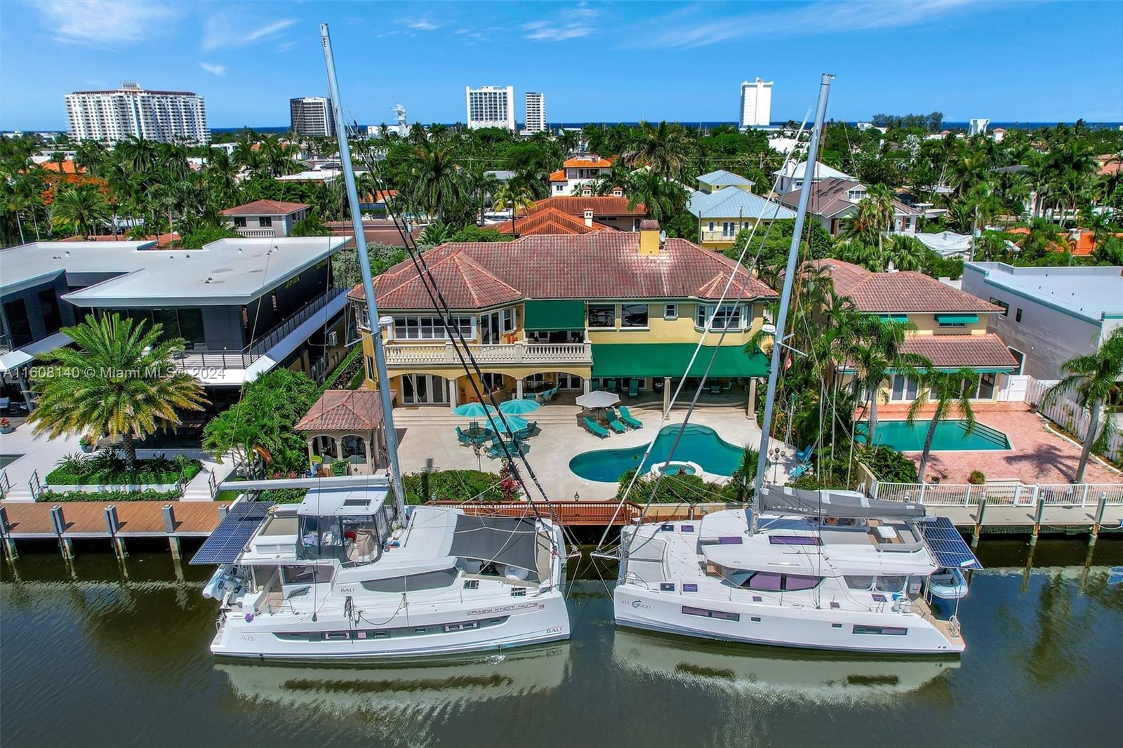 623 Riviera Isle Dr