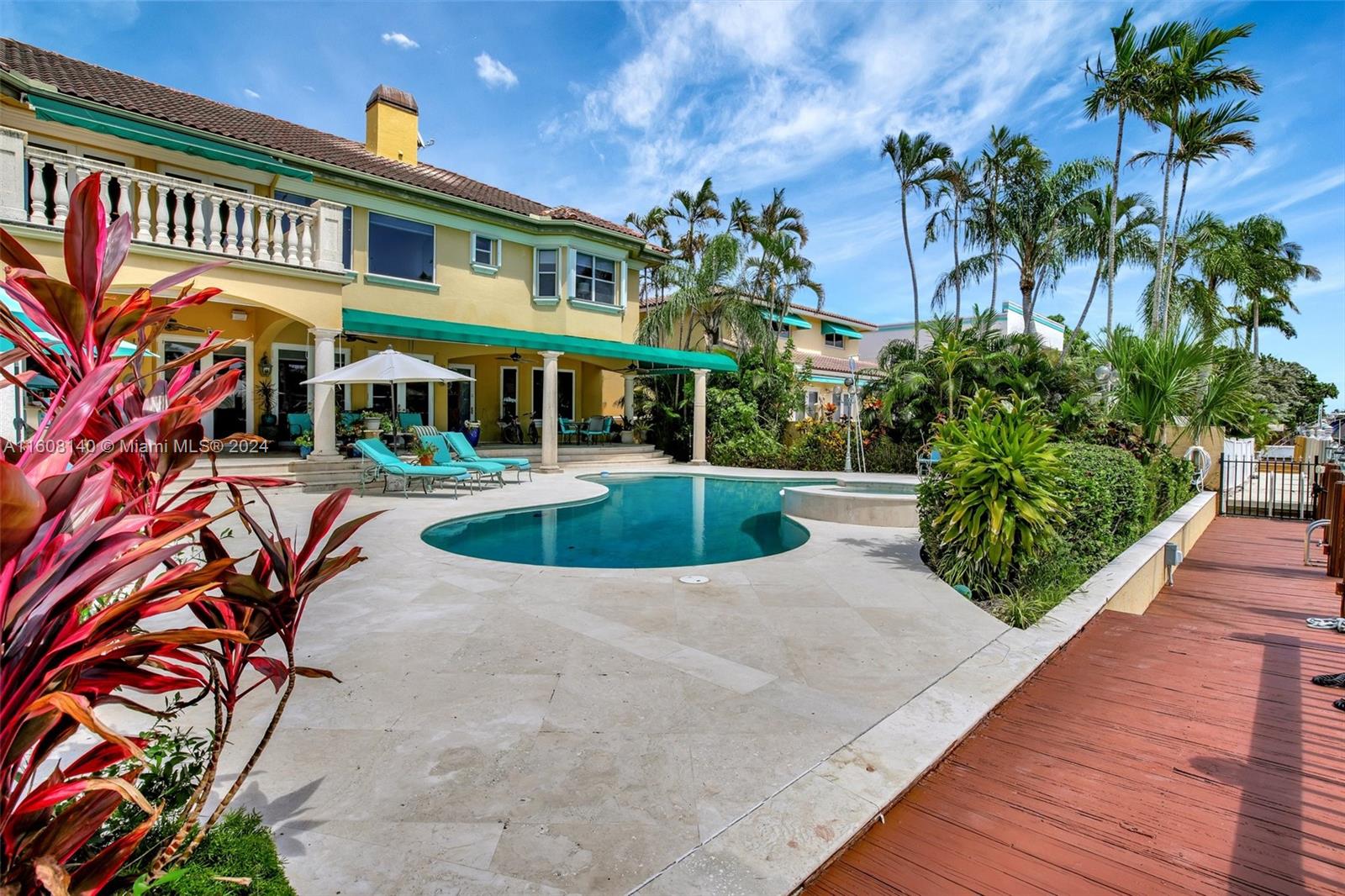 RIVIERA ISLE - Residential