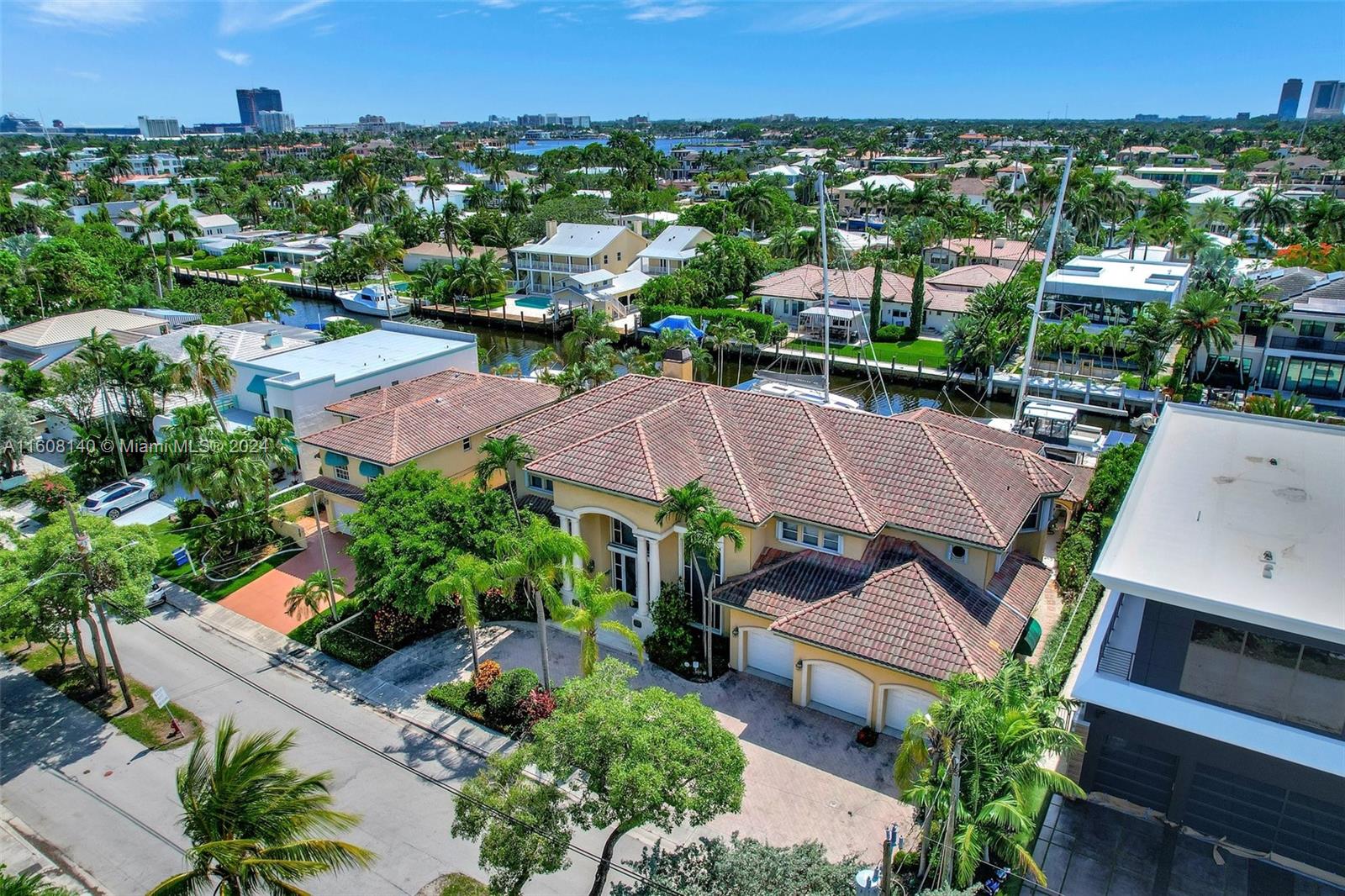 RIVIERA ISLE - Residential