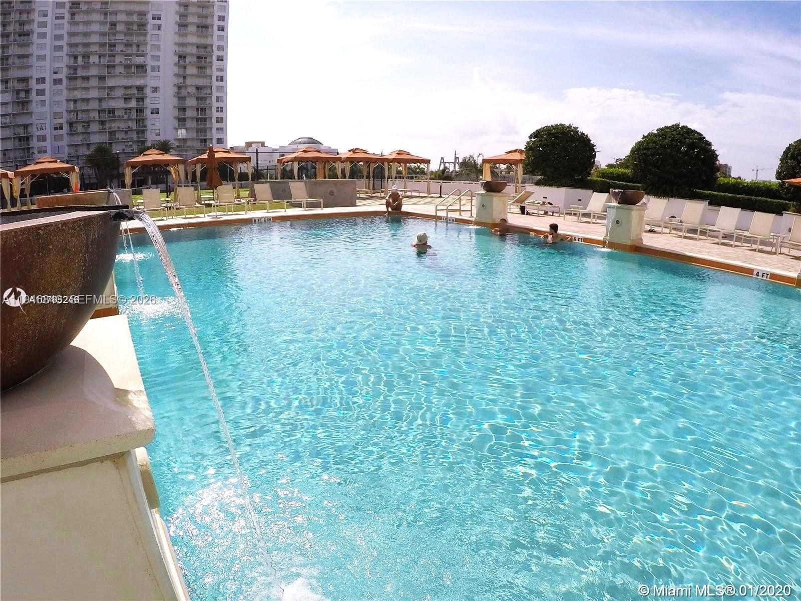 ADMIRALS PORT CONDO WEST - Residential