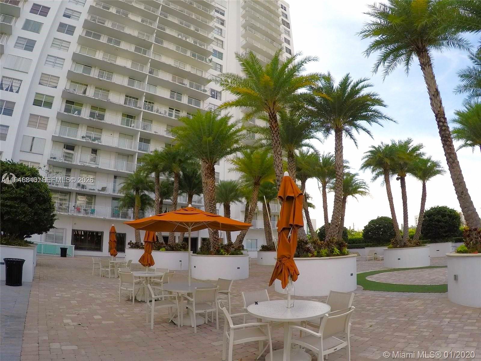 ADMIRALS PORT CONDO WEST - Residential