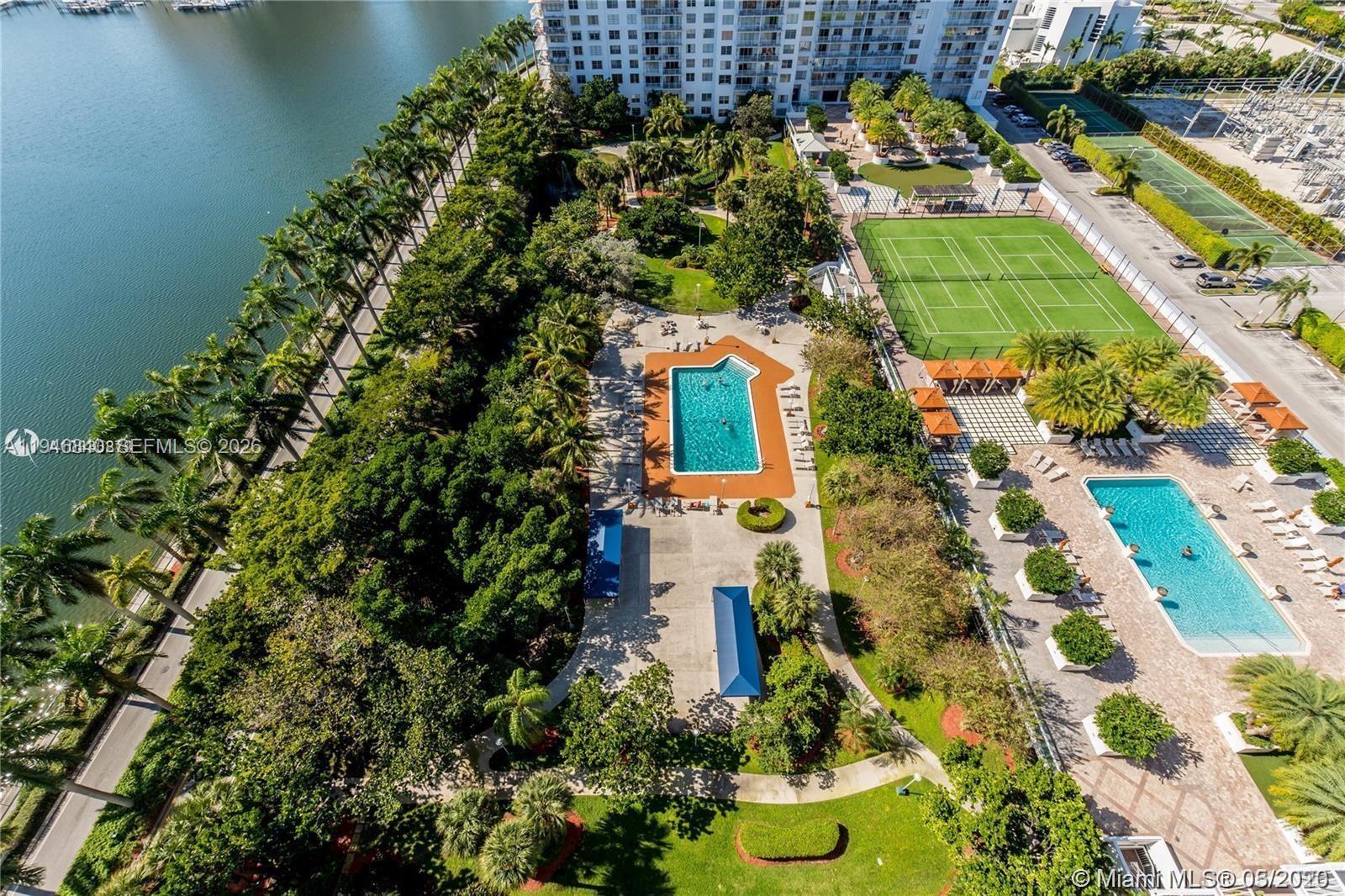 ADMIRALS PORT CONDO WEST - Residential
