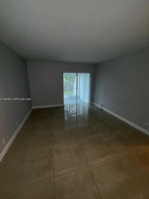 BUILDING THREE OF RACQUET - Residential