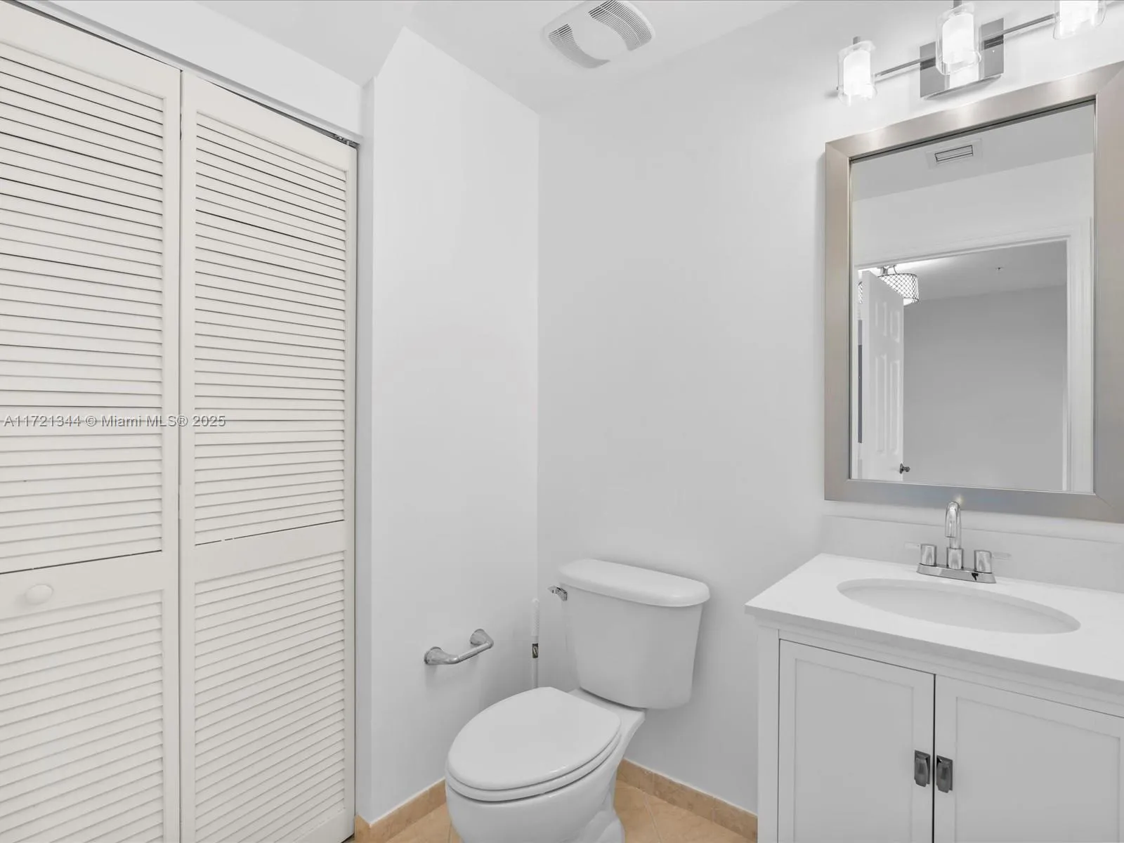 Miami, Florida 33143, United States, 2 Bedrooms Bedrooms, ,3 BathroomsBathrooms,Residential,Pending,17427