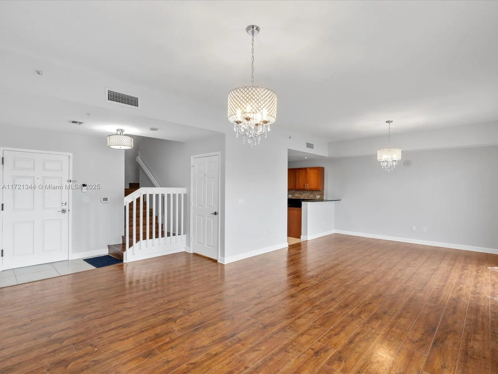 Miami, Florida 33143, United States, 2 Bedrooms Bedrooms, ,3 BathroomsBathrooms,Residential,Pending,17427