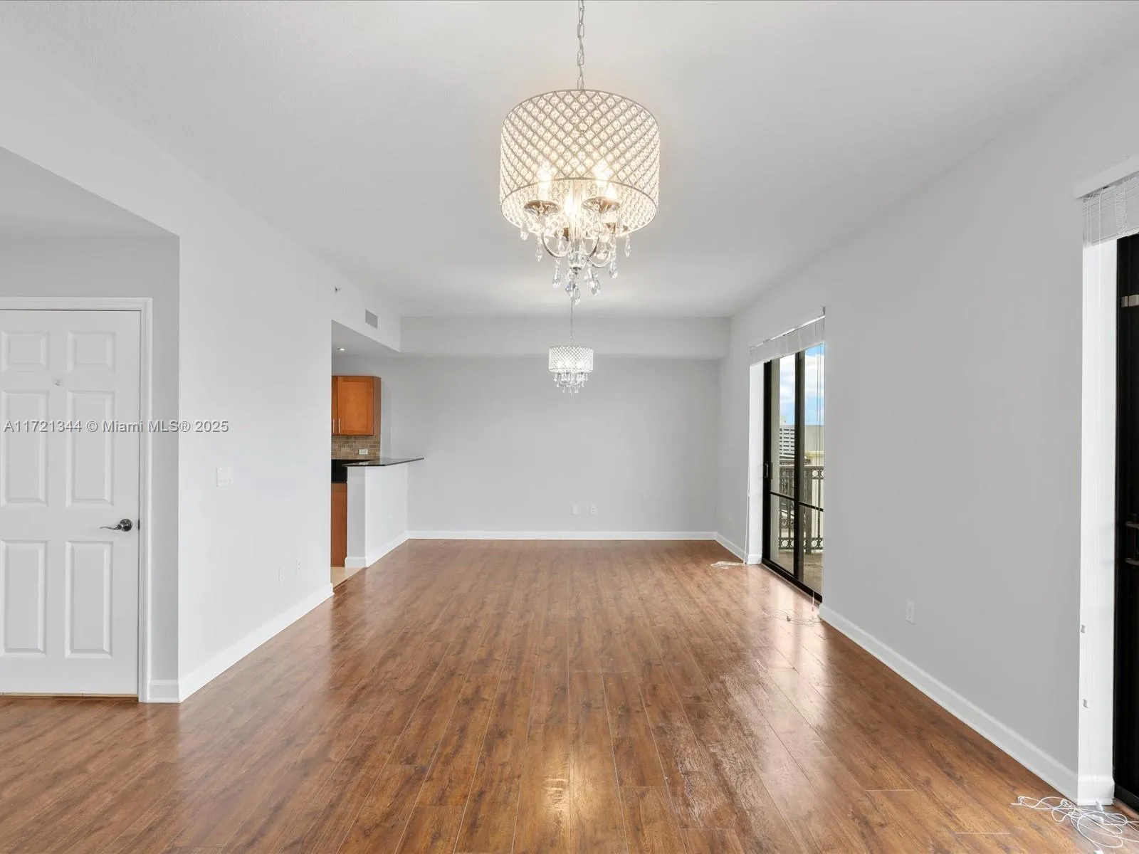 Miami, Florida 33143, United States, 2 Bedrooms Bedrooms, ,3 BathroomsBathrooms,Residential,Pending,17427