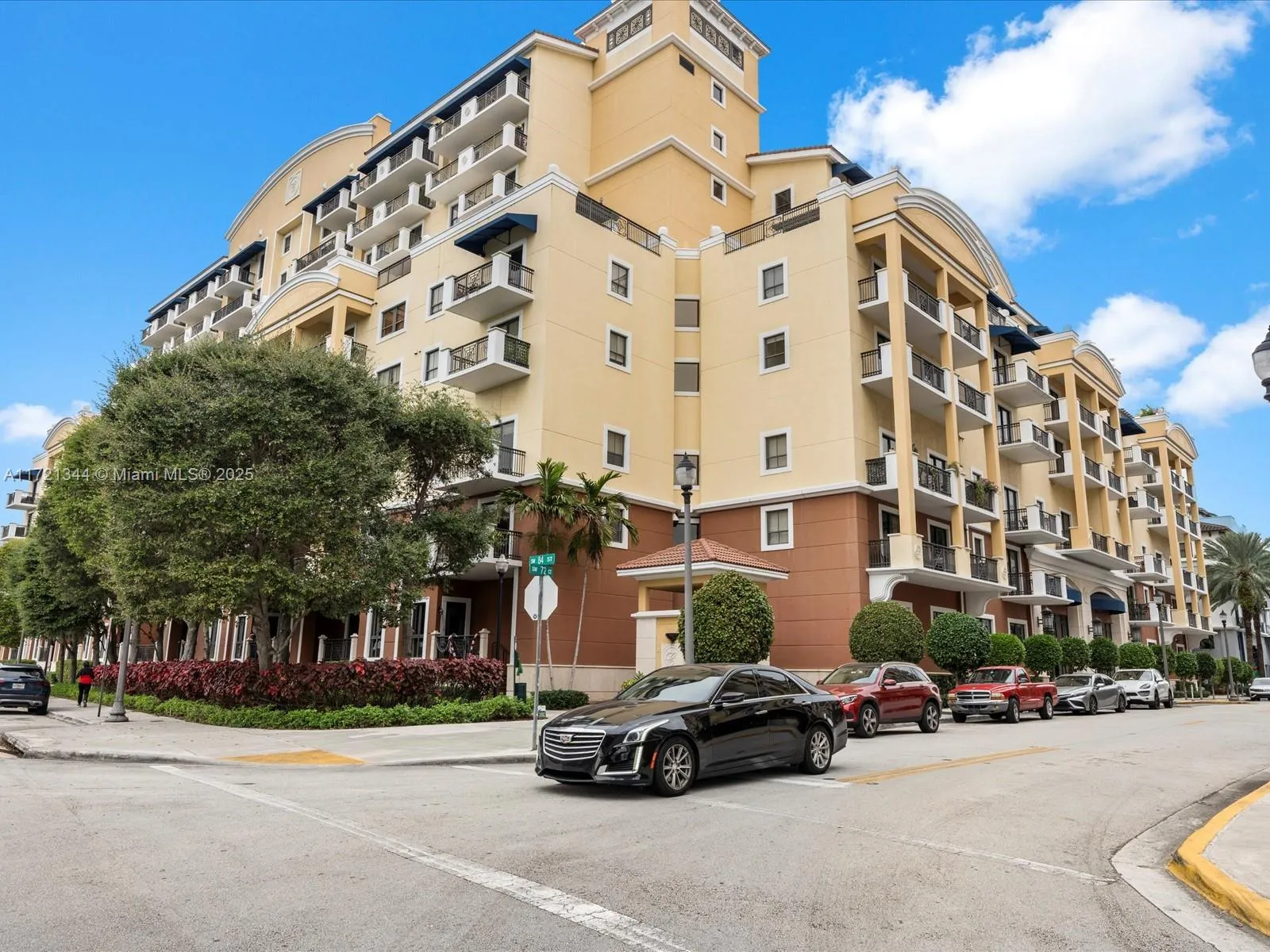 Miami, Florida 33143, United States, 2 Bedrooms Bedrooms, ,3 BathroomsBathrooms,Residential,Pending,17427