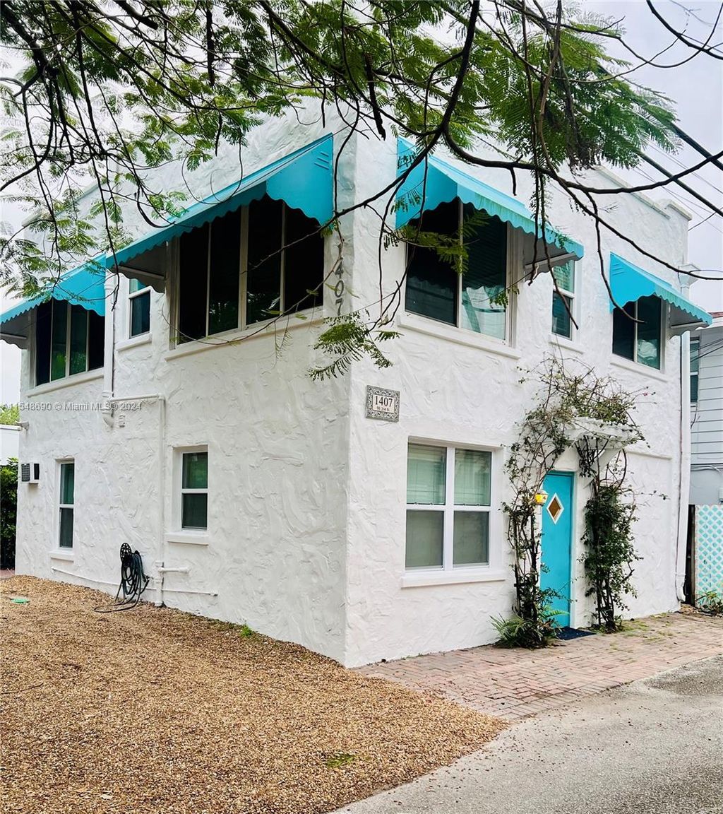 Photo of 1407 SE 2nd St #a, Fort Lauderdale, FL 33301 (MLS # A11548690)