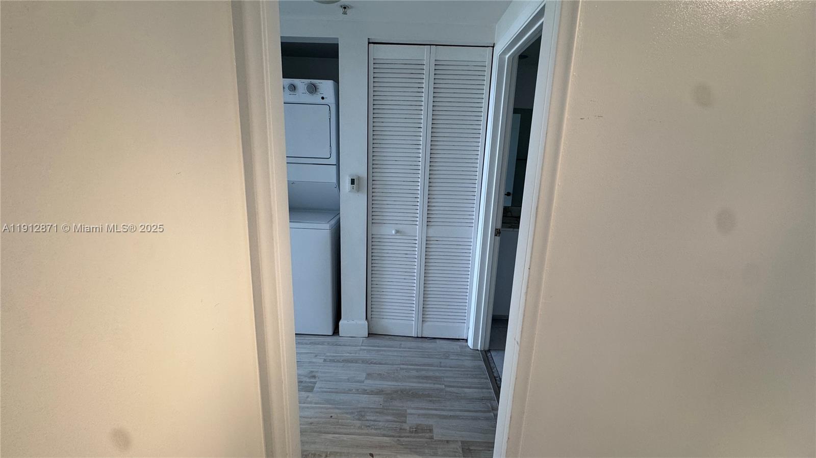 VENTURE AT AVENTURA EAST - Residential Lease