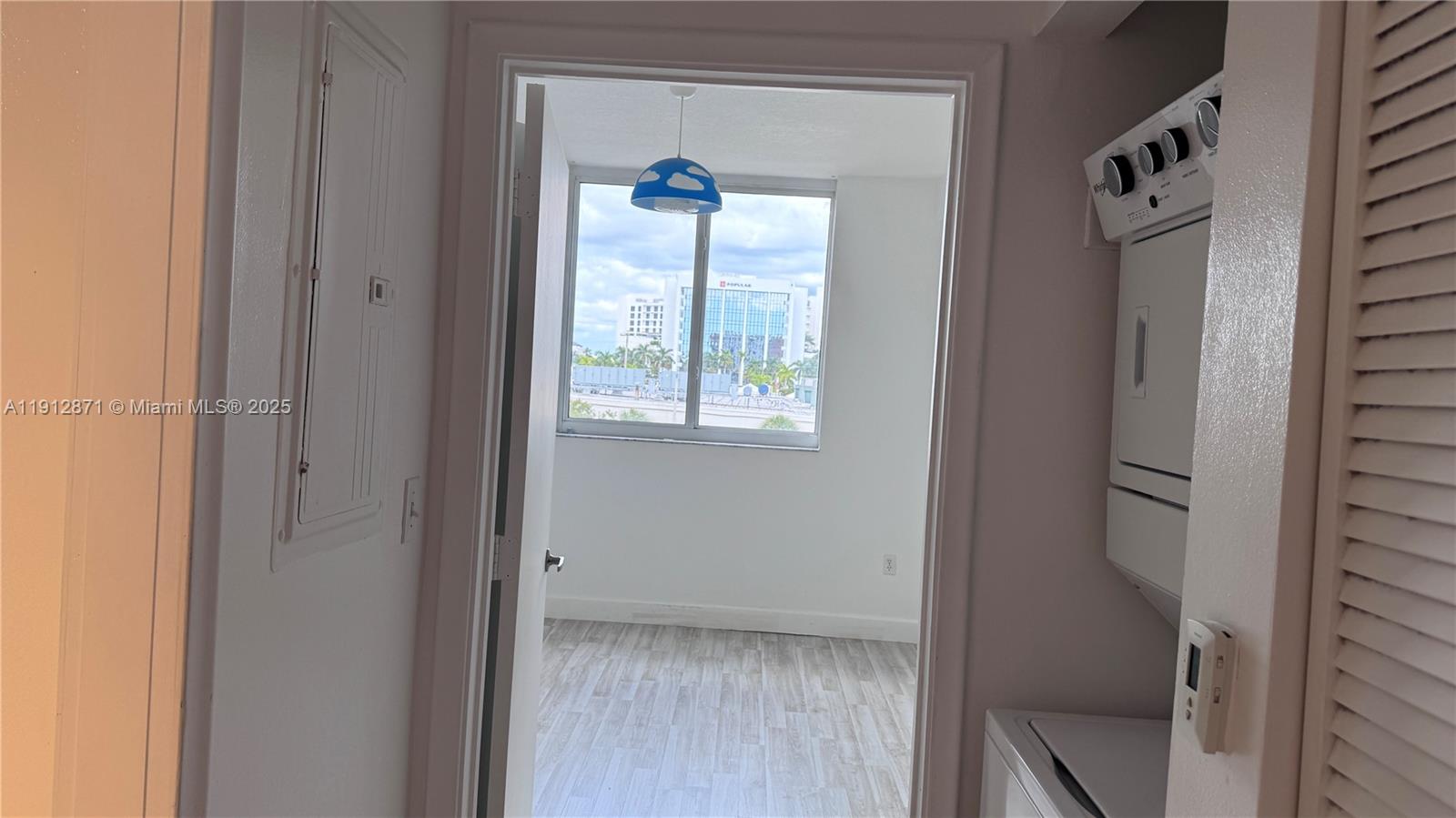 VENTURE AT AVENTURA EAST - Residential Lease