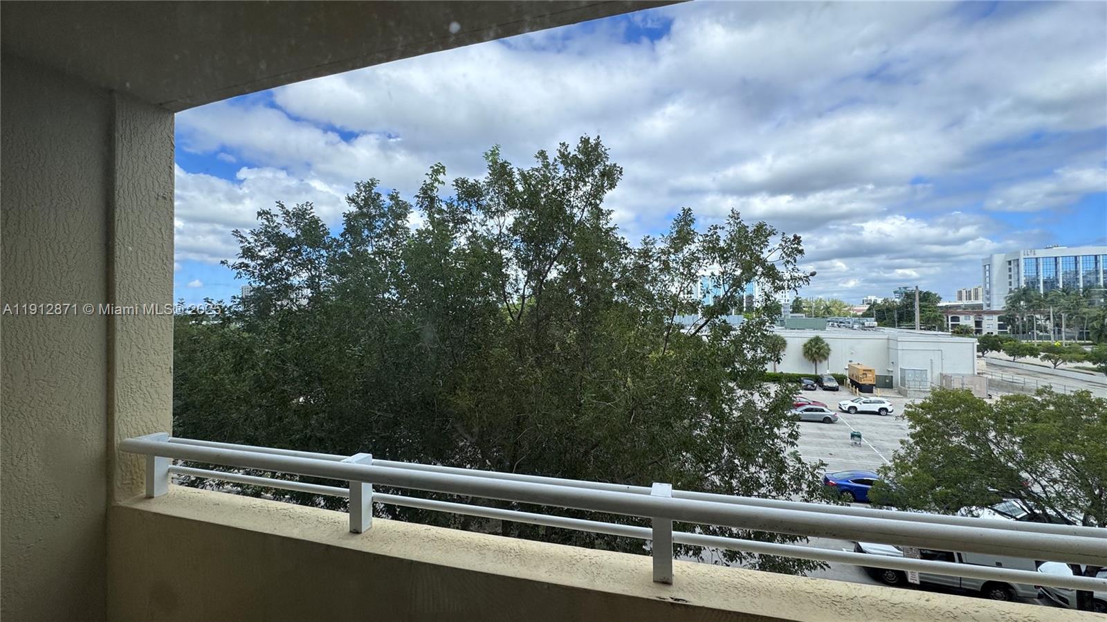 VENTURE AT AVENTURA EAST - Residential Lease