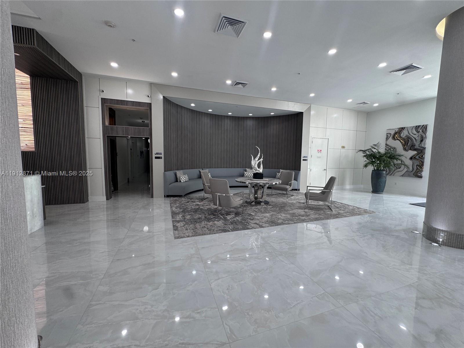 VENTURE AT AVENTURA EAST - Residential Lease