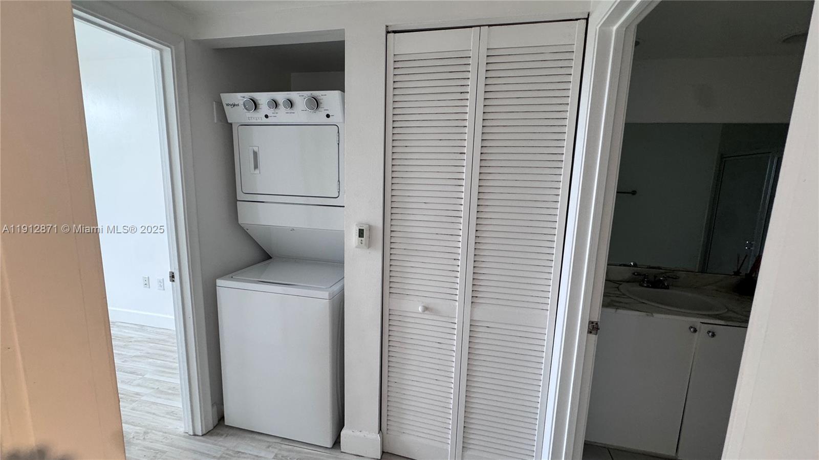 VENTURE AT AVENTURA EAST - Residential Lease