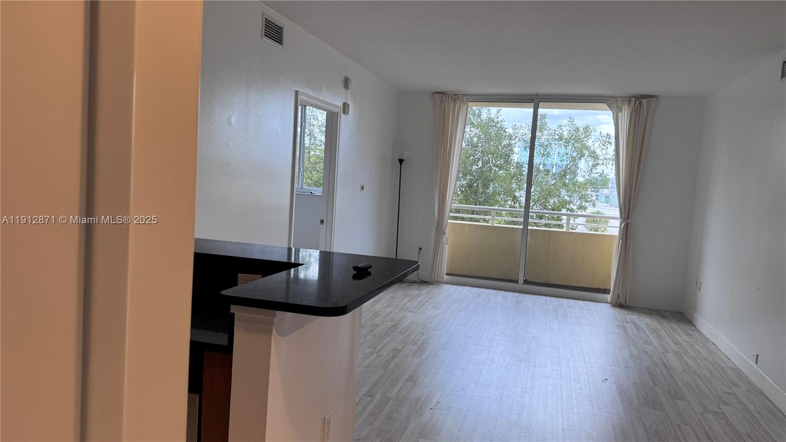 VENTURE AT AVENTURA EAST - Residential Lease