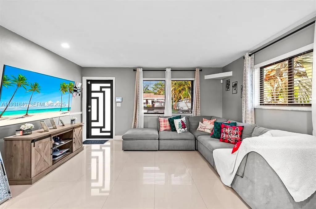 TAMARAC LAKES NORTH 3RD S - Residential Lease