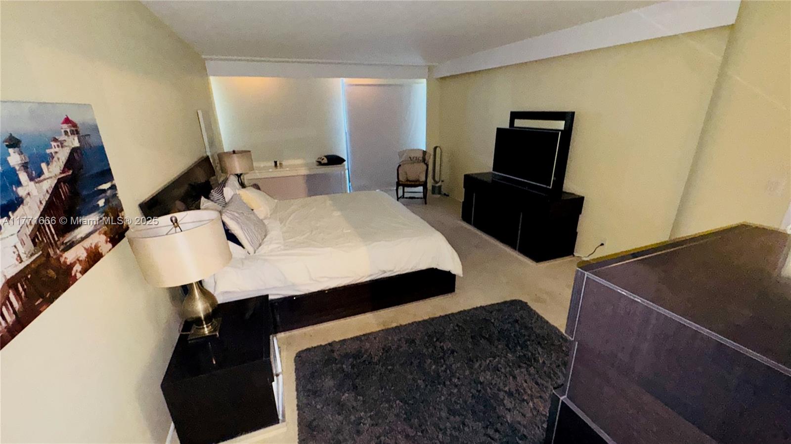 KING COLE CONDO - Residential