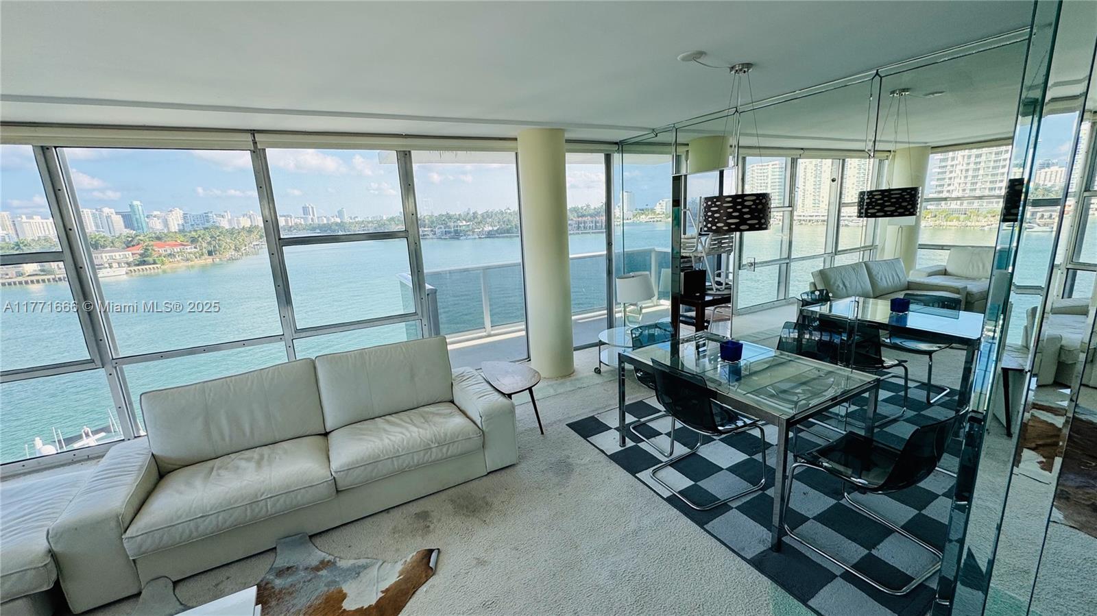 KING COLE CONDO - Residential