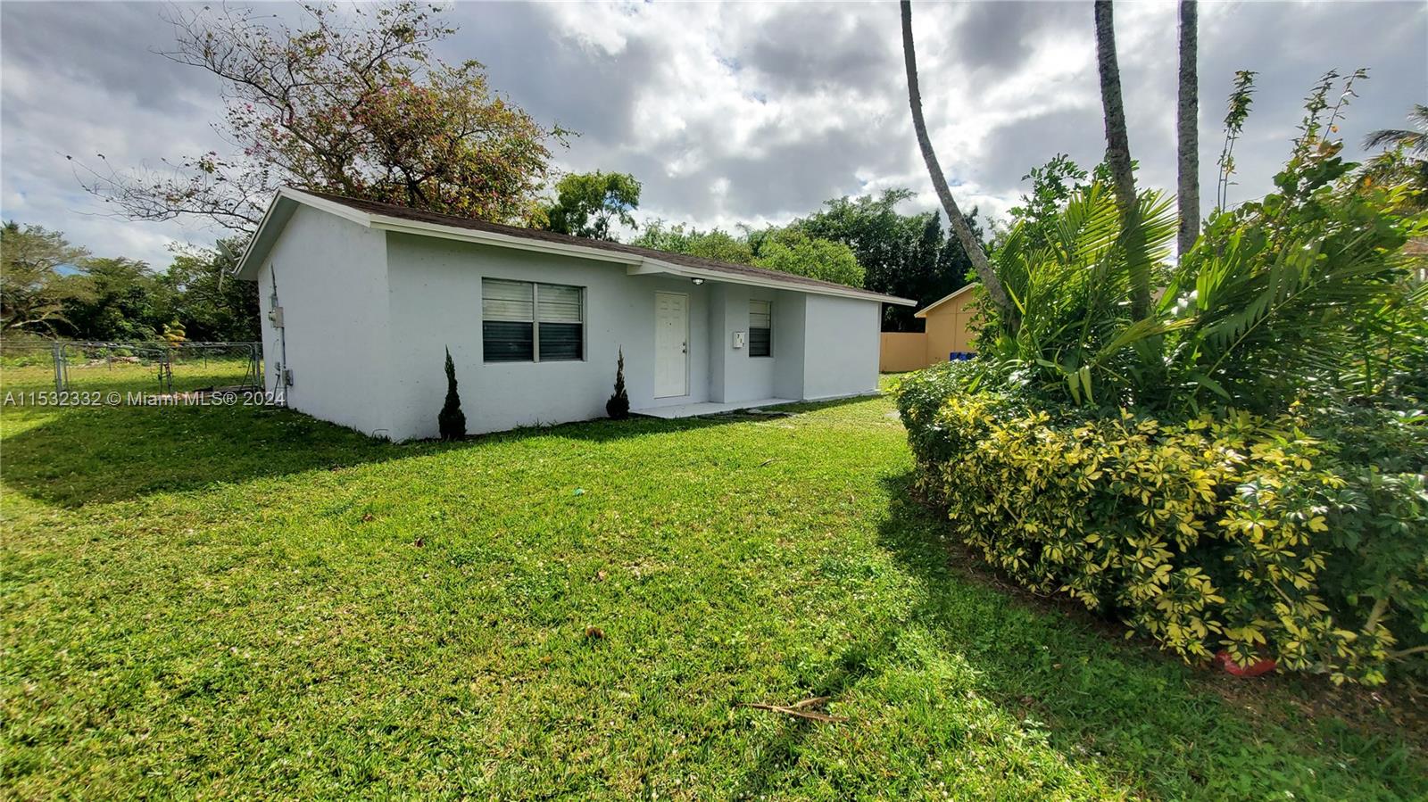 717 Sw 79th Ter Ter, North Lauderdale, Miami-Dade County, Florida - 3 Bedrooms  
2 Bathrooms - 