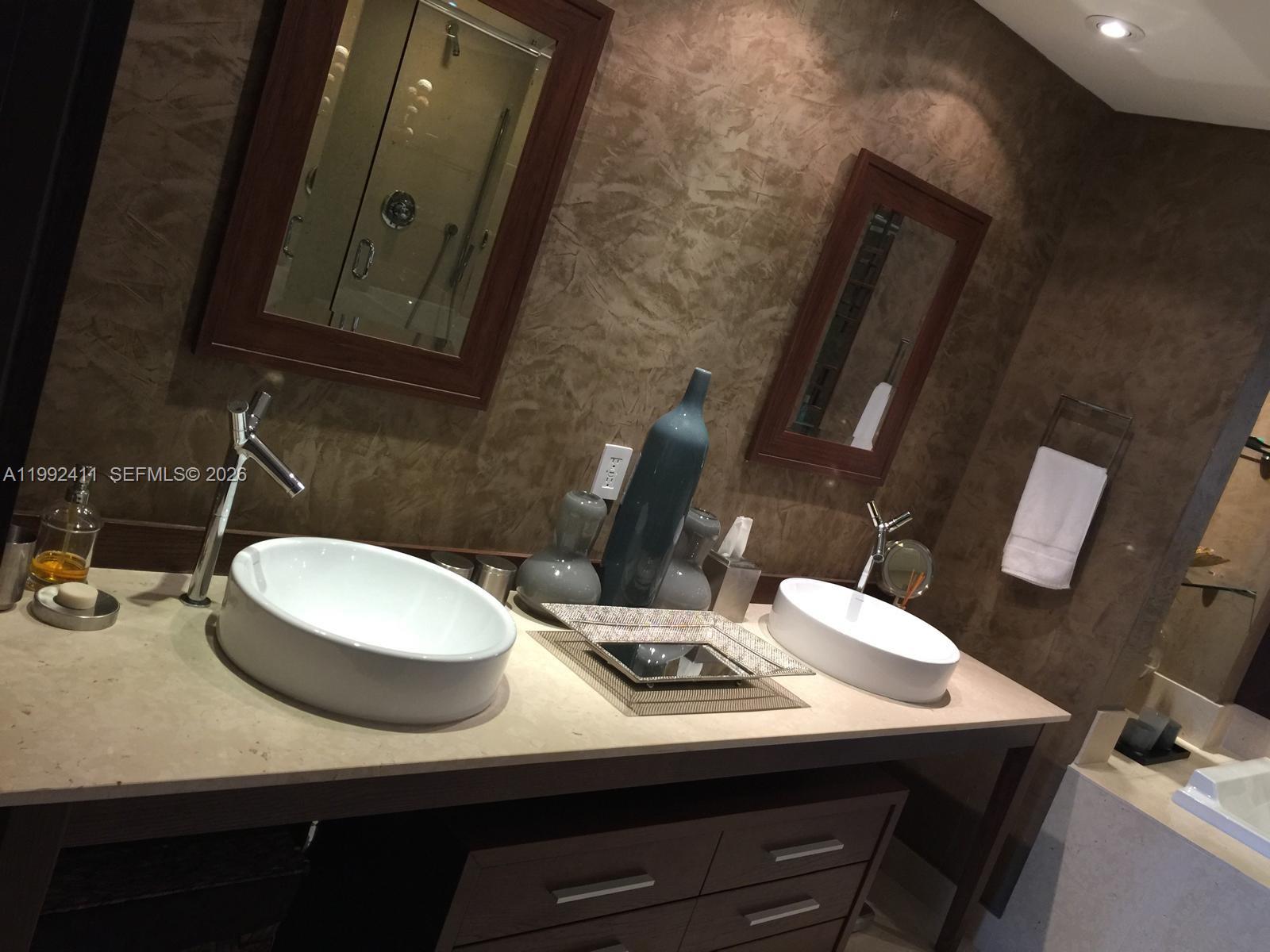 ICONBRICKELL CONDO NO 1 - Residential Lease