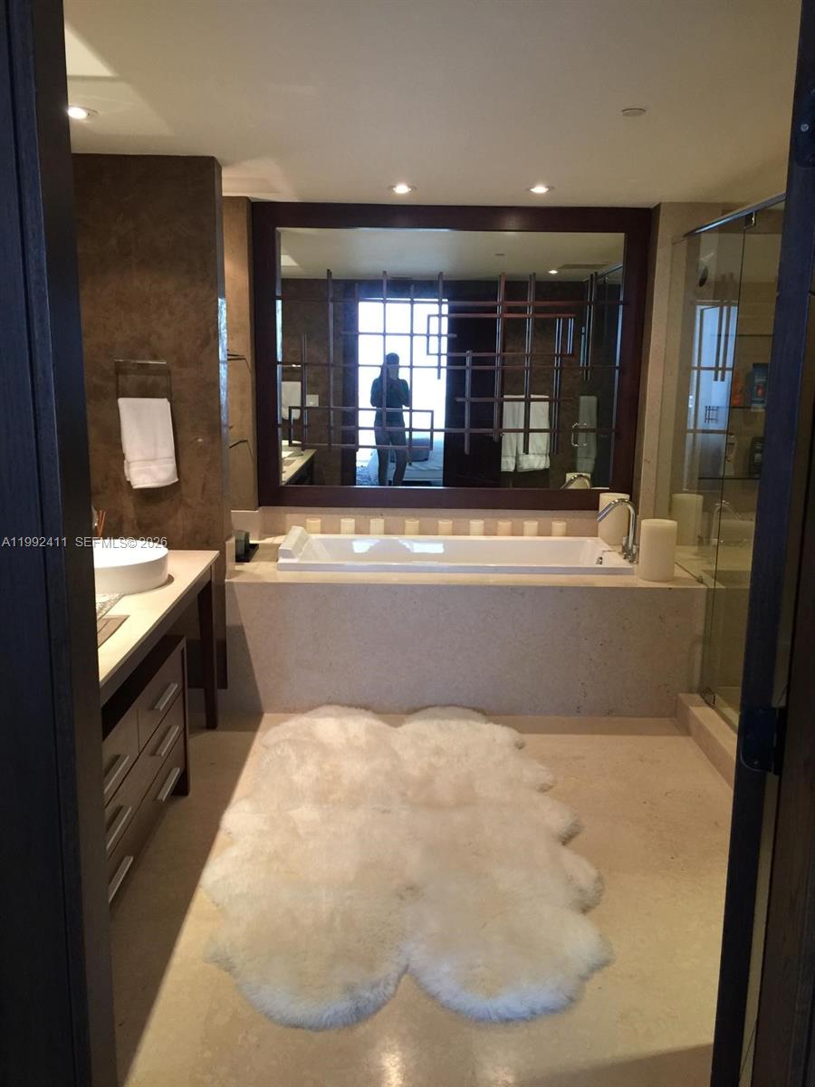 ICONBRICKELL CONDO NO 1 - Residential Lease