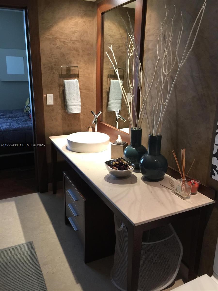 ICONBRICKELL CONDO NO 1 - Residential Lease