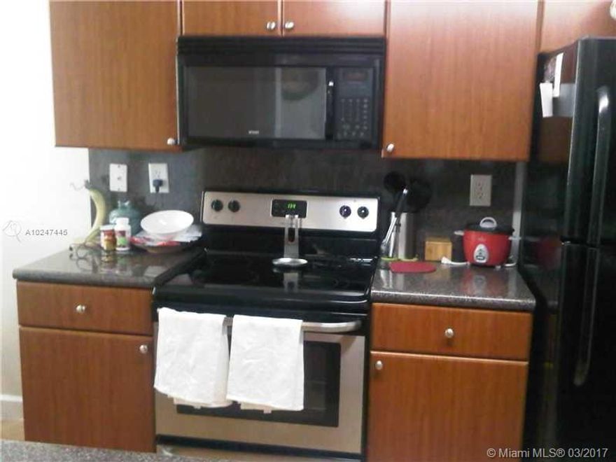 2 bedroom 2 bathroom apartment in Greens At Doral; Beautiful layout, very well maintained; high ceilings, tiles throughout; large storage, carpet wo;; be replaced with laminate. No neighbors in the back. Available Now, easy to show, showing assist , on Lock Box. Tenants will have to be responsible to provide HO-6 Insurance (Renter's Insurance About $260.00 Per Year.
SHOWING ASSIST LOCK BOX. GOOD LUCK. Carpet will be replaced by laminate or tiles.