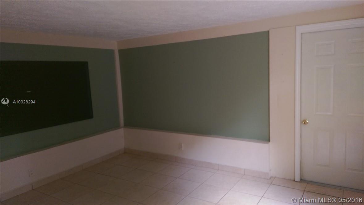 Collier Manor 34-45 B - Residential