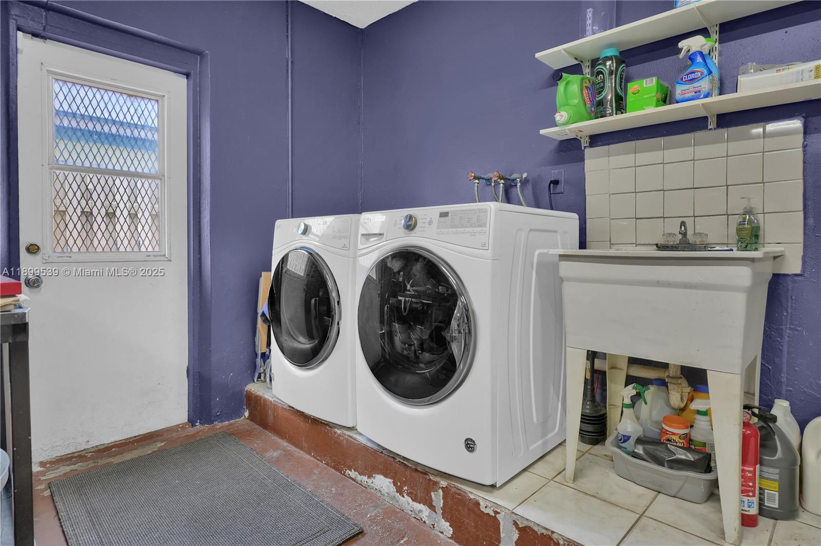 BOULEVARD WEST - Residential