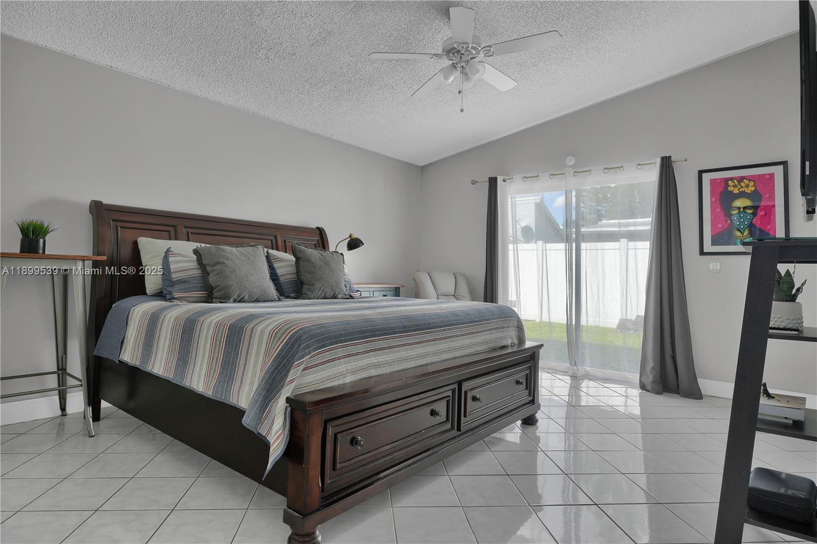 BOULEVARD WEST - Residential