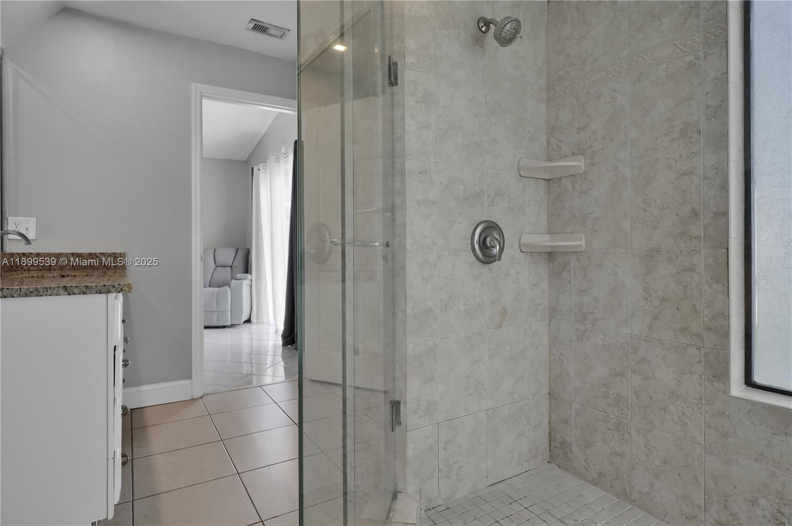 BOULEVARD WEST - Residential