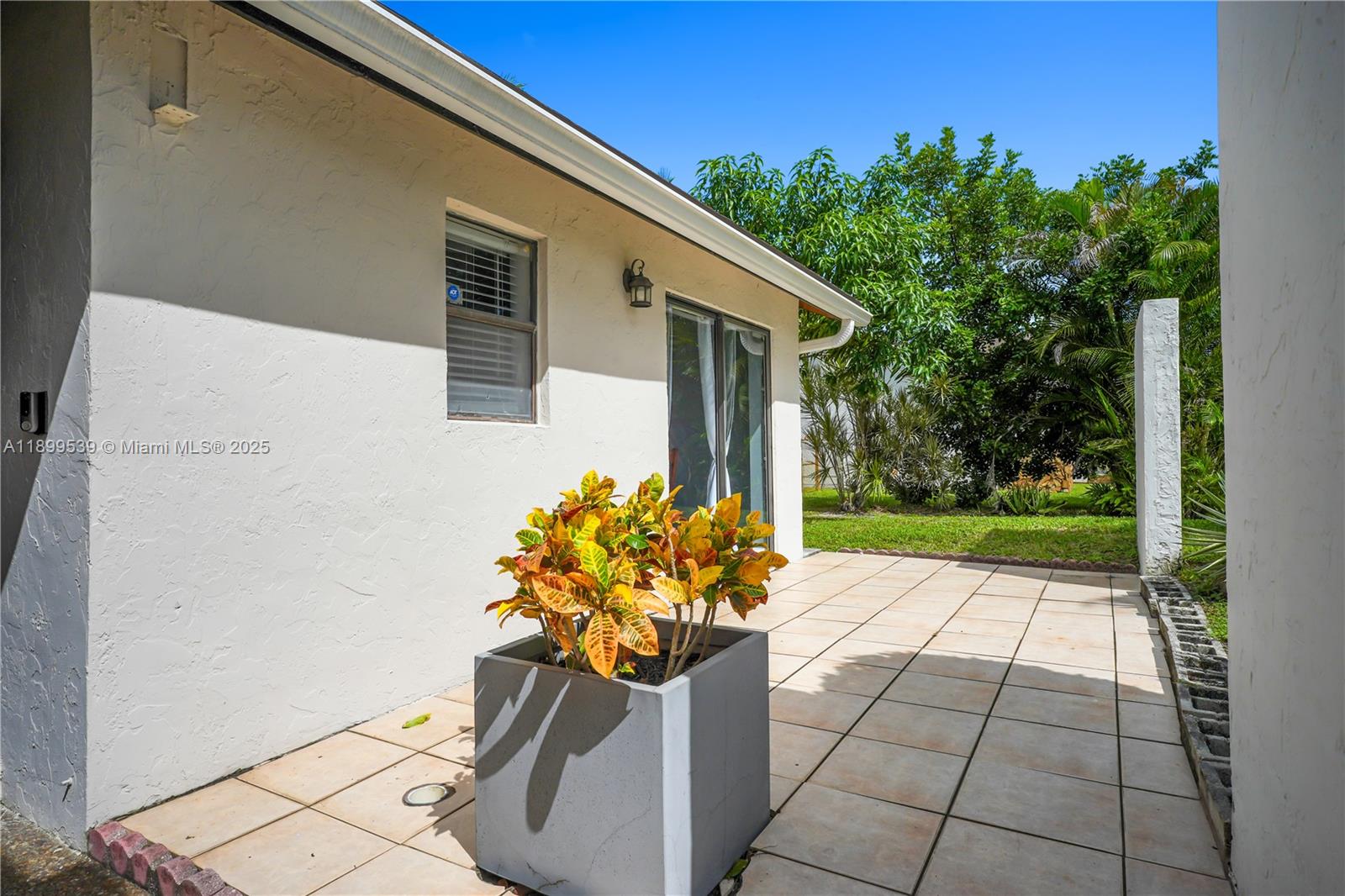 BOULEVARD WEST - Residential