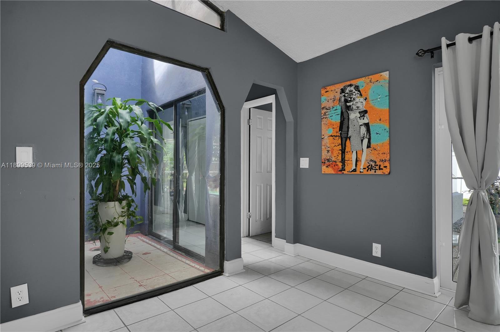 BOULEVARD WEST - Residential