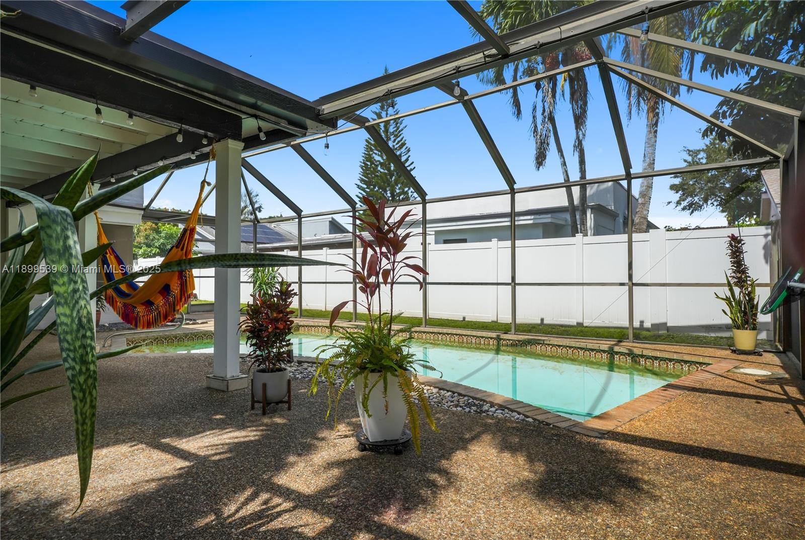 BOULEVARD WEST - Residential